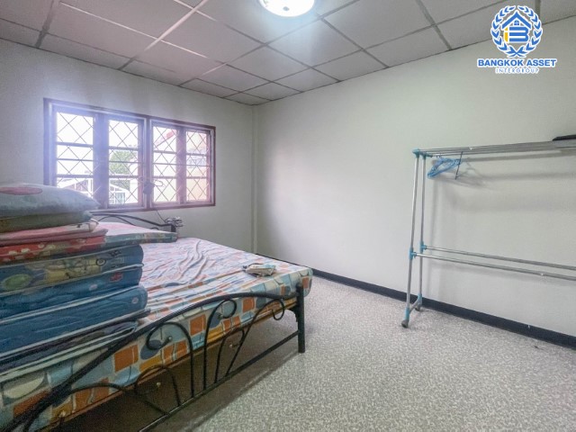 *****ทาวน์เฮ้าส์มือสองย่านนนทบุรี ม.บัวทอง3 กาญจนาภิเษก บนเนื้อที่ 18 ตร.ว. ฟังก์ชัน 2 ห้องนอน 1 ห้องน้ำ 1 ที่จอดรถ แถมฟรี! 2 เครื่องปรับอากาศ ในราคาล้านกว่าๆ เดินทางสะดวก ใกล้เซ็นทรัลเวสต์เกต และรถไฟฟ้าสายสีม่วง "สถานีคลองบางไผ่" จองด่วน!